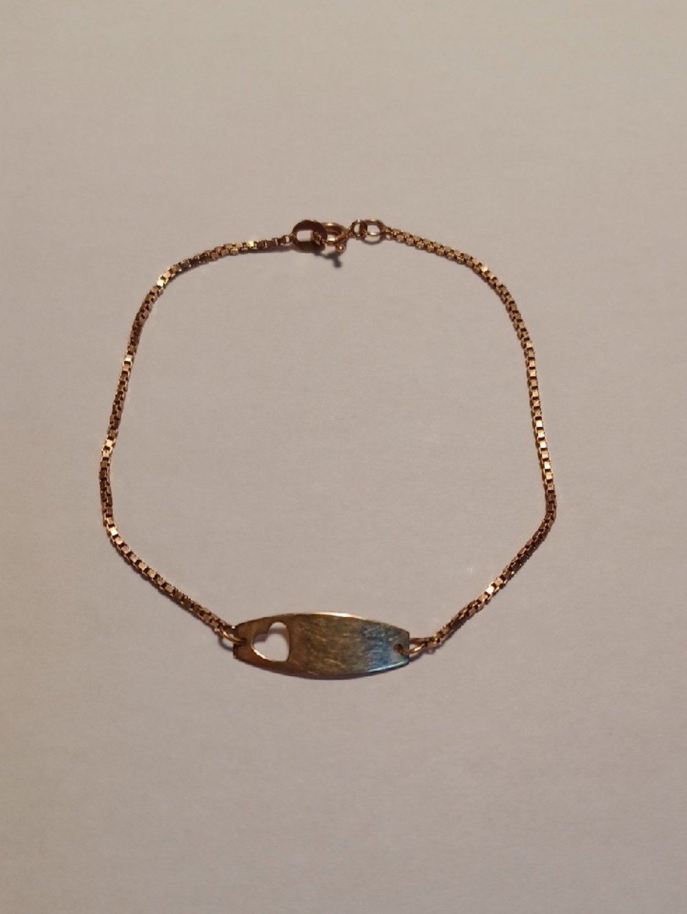 10k Gold Vintage Heart Bracelet.